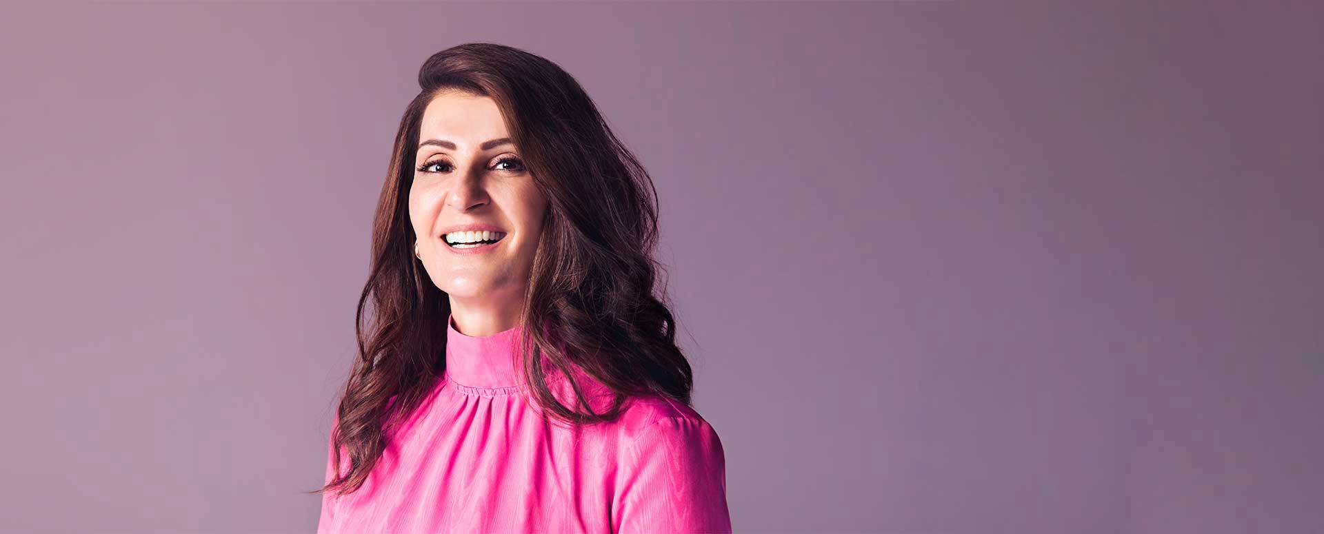 Nia  Vardalos